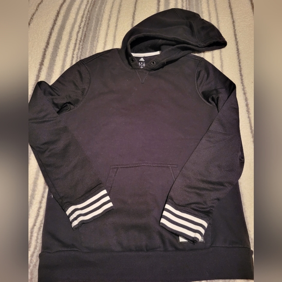 Adidas sweater - Picture 1 of 2